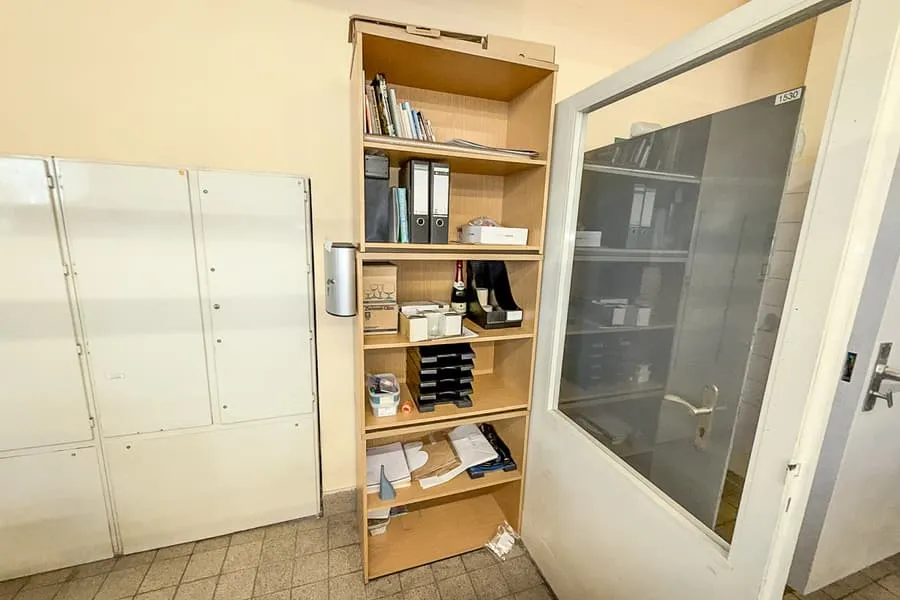 3 шкафа для папок с содержимым: канцтовары