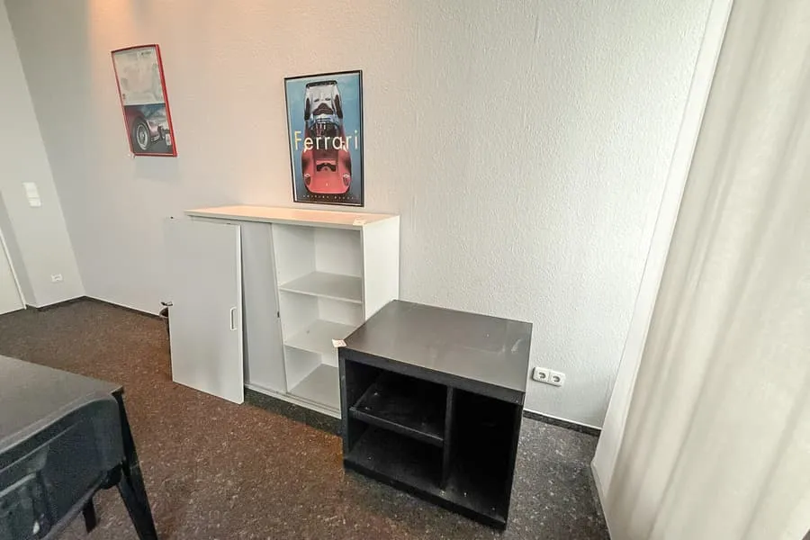 Schiebetürenschrank und Ordnerschrank
