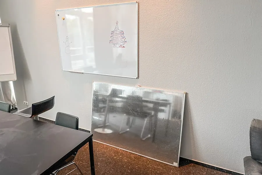 2 tableaux blancs