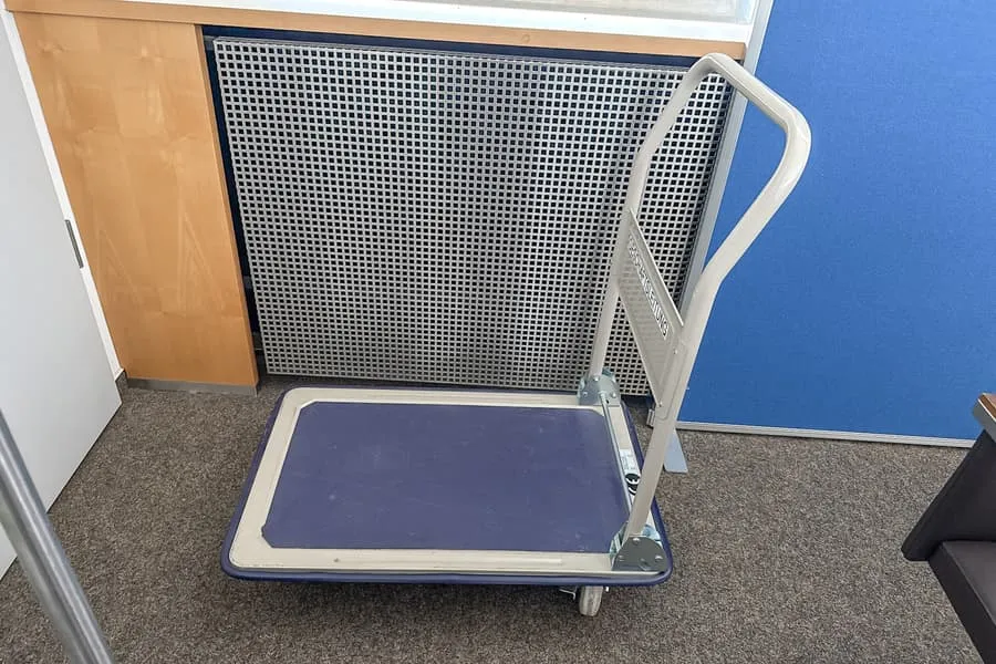 Plateautransportwagen