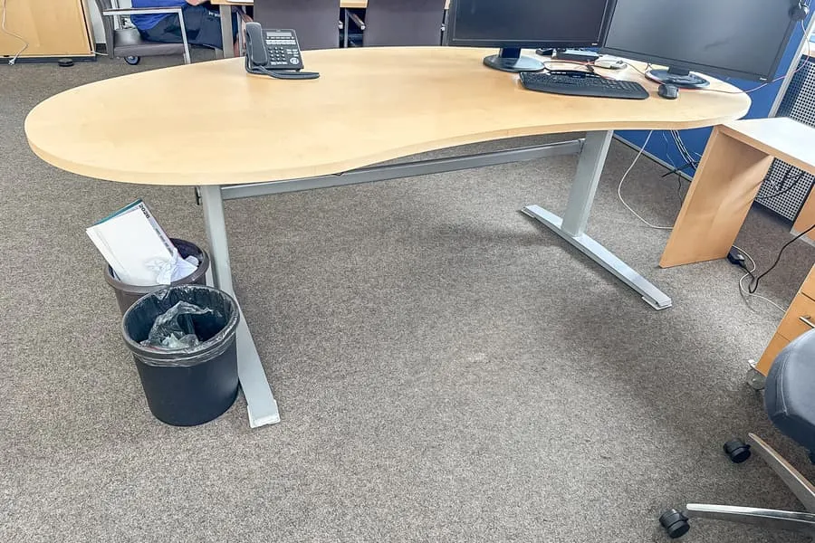 Bureau, forme incurvée