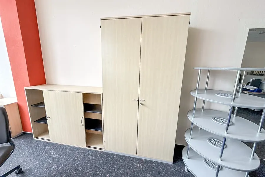 Ordnerschrank und Schiebetürenschrank Werndl