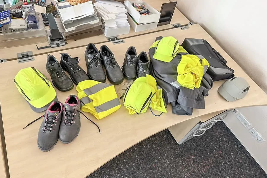 Lot of work clothing, worn