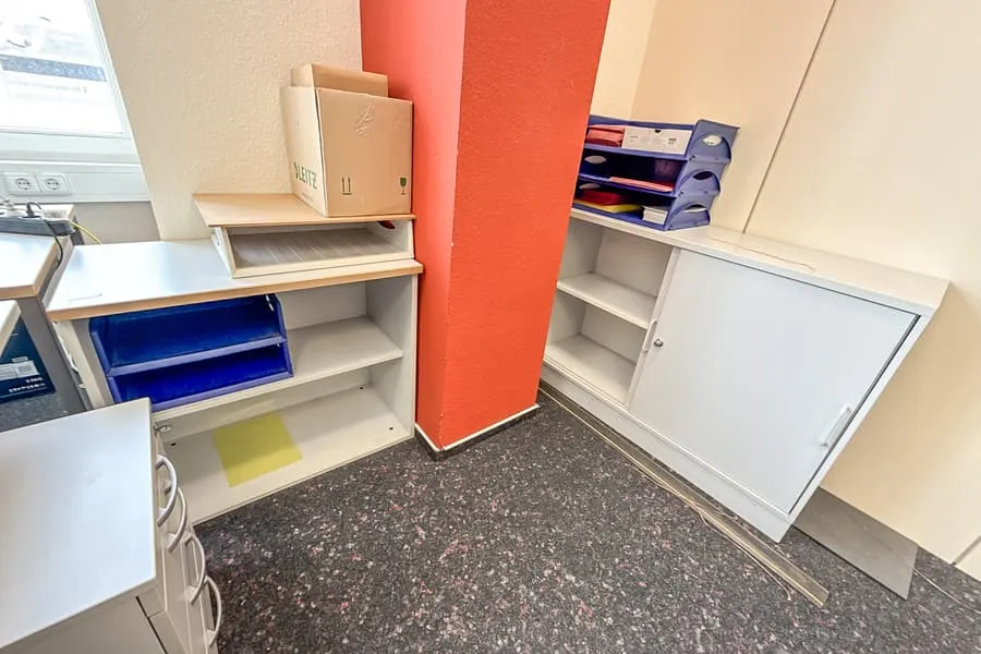 Schiebetürenschrank und Ordnerschrank