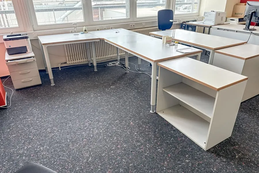 L-shaped desk set
