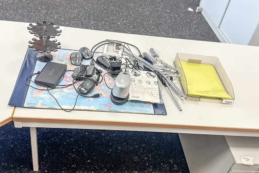 Lot de fournitures de bureau