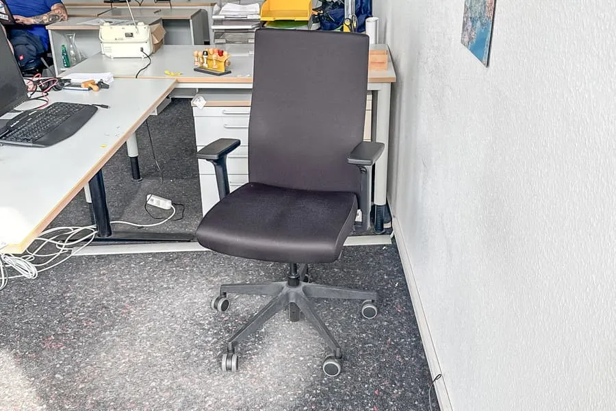 Kancelářská otočná židle Tio
