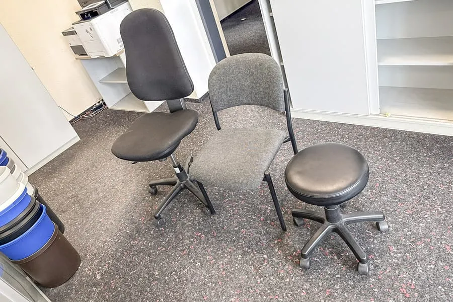 Bürodrehstuhl, Stuhl und Hocker