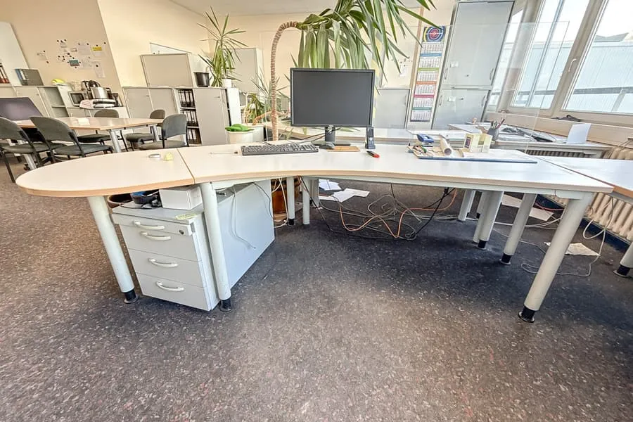 L-shaped desk and mobile pedestal