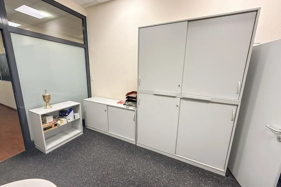3 Schiebetürenschränke und Ordnerschrank