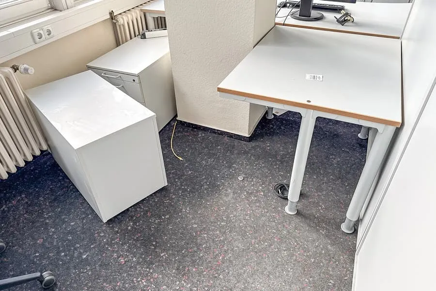 Side table and 2 mobile pedestals