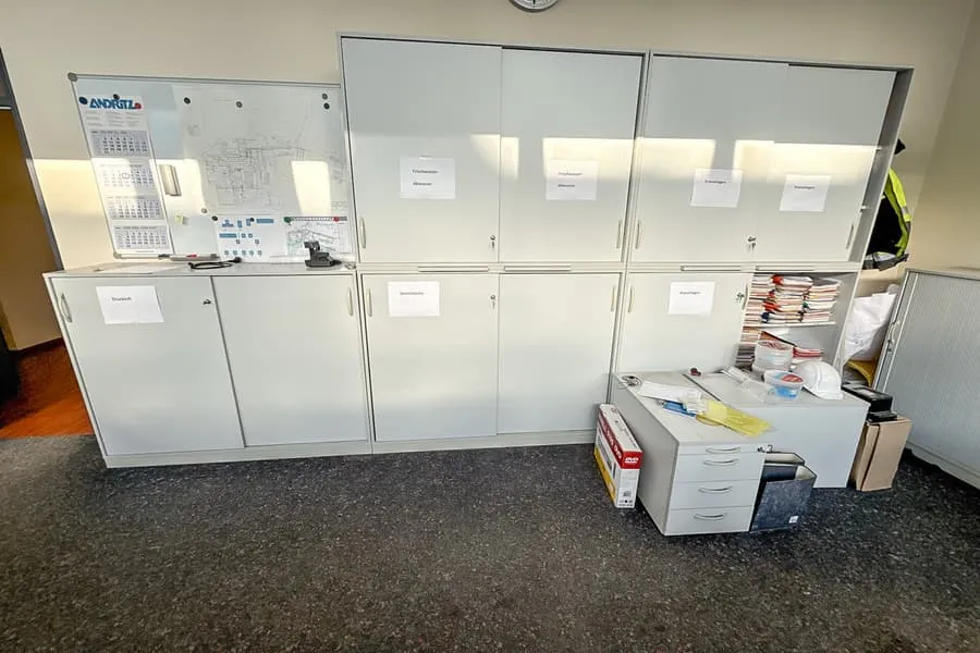 5 sliding door cabinets and 2 mobile pedestals