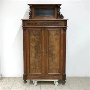 Vertiko met bovenstuk