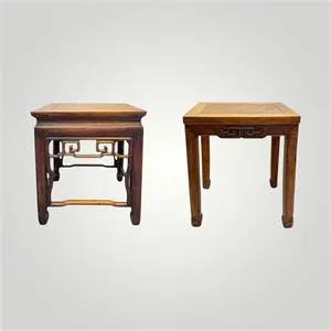 2 petites tables d'appoint