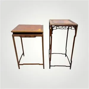 2 petites tables d'appoint