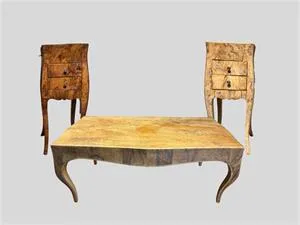 Table basse et deux tables d'appoint