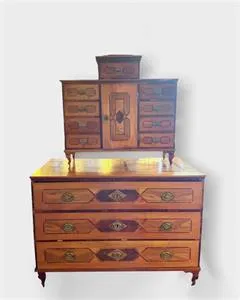 Commode à ressaut Louis XVI