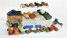 Voitures miniatures et jouets en tôle