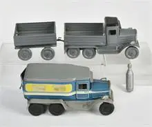 Göso, 2 camionnettes