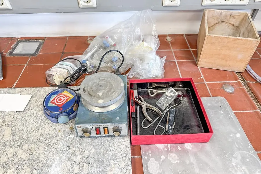 Partia wyposażenia laboratoryjnego