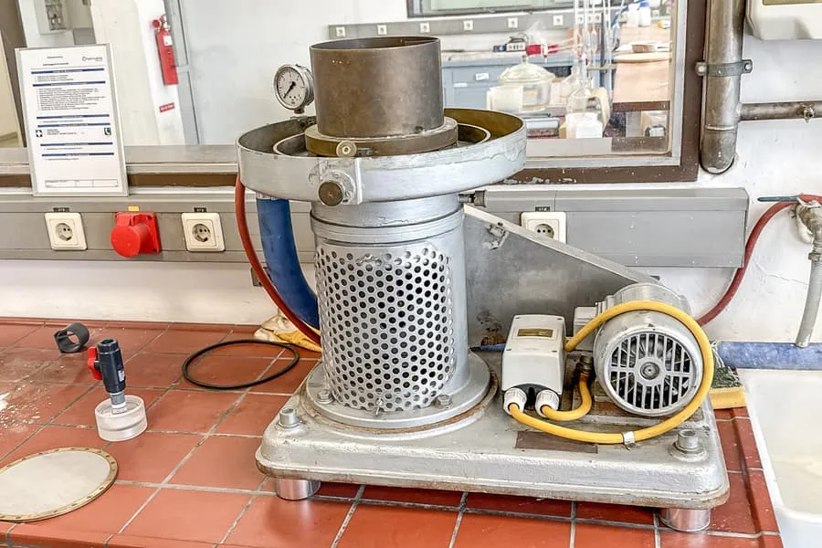 Machine spéciale