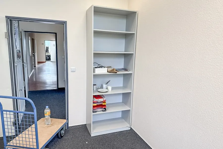 Ordnerschrank und Ordnerregal