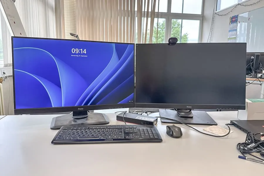 2 monitory Iiyama ProLite XUB2792QSU, każdy 27"