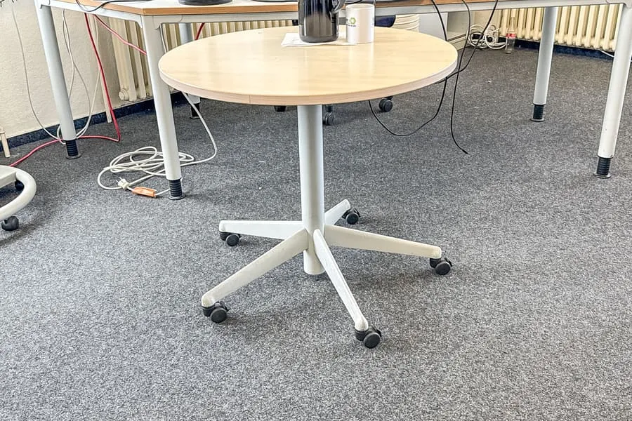 Round table, mobile