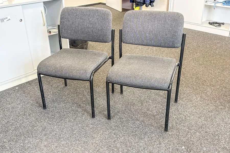 2 stoelen