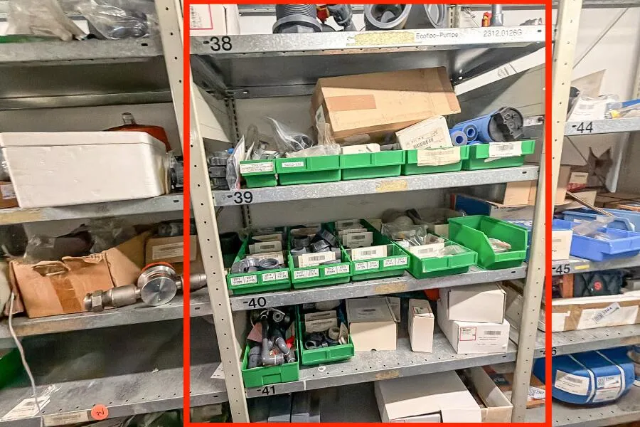 Obsah 5 polic: instalační materiál