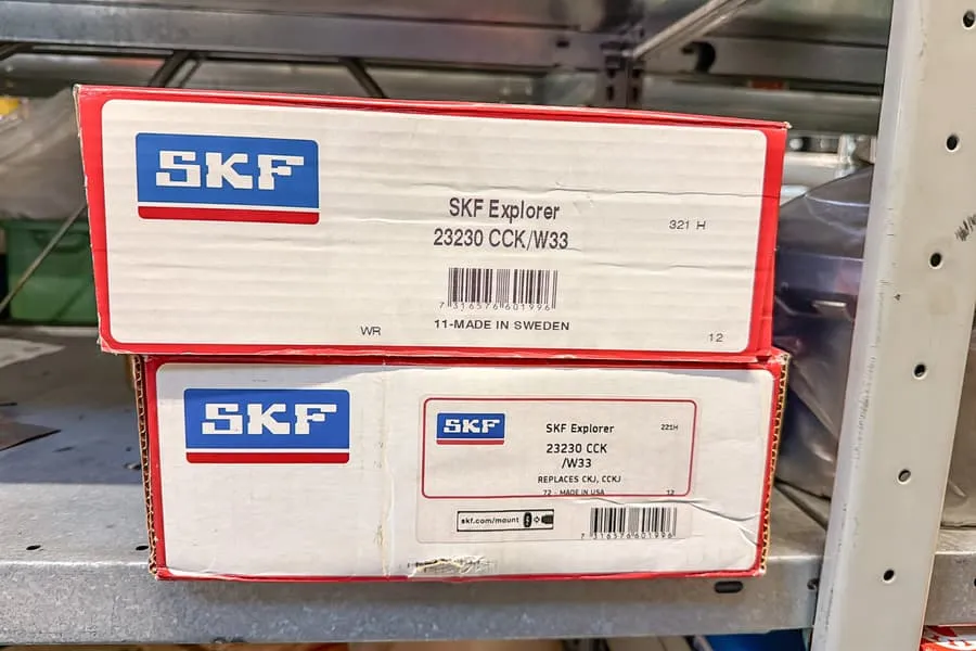 2 spherical roller bearings SKF 23230 CCK/W33