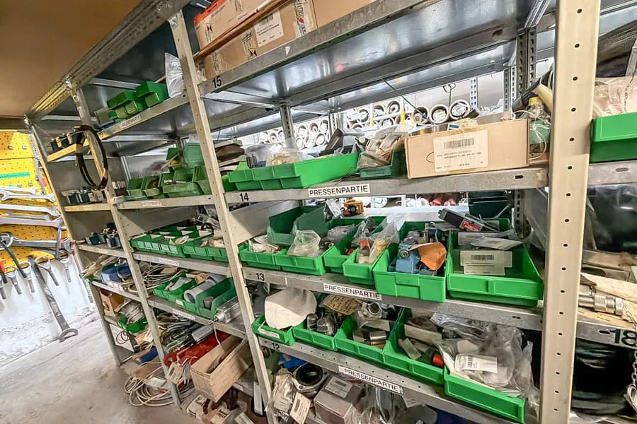 Inhoud van 3 stellingen: machine-onderdelen