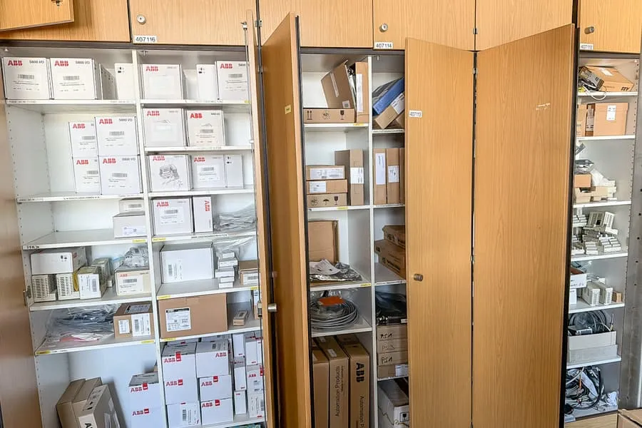 Contents of 3 cabinets: electrical installation material