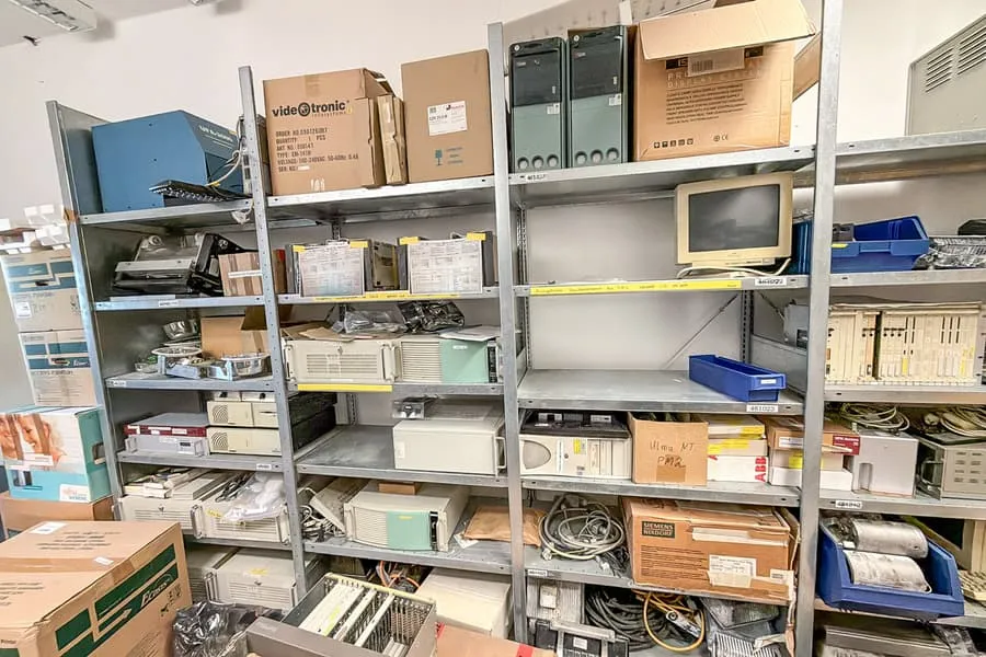 Inhoud van 3 stellingen: verouderde IT-apparatuur