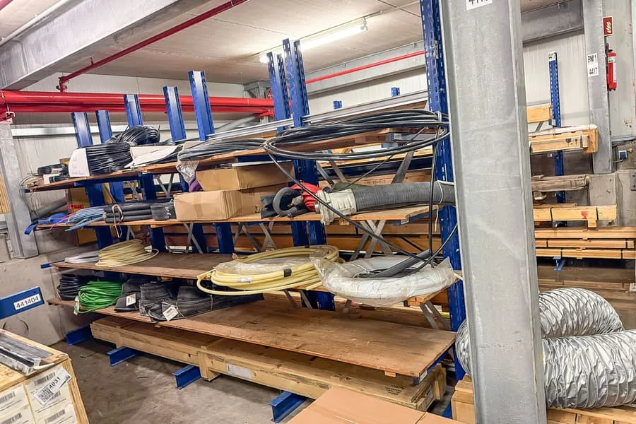 Cantilever racking