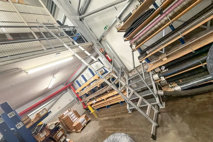 Échelle simple aluminium Zarges, 16 marches