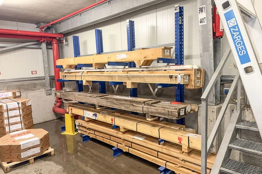 Cantilever racking