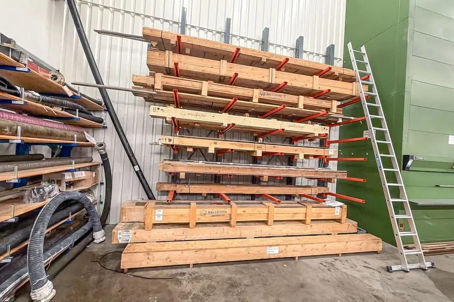 Shelf contents: scraper holders and lining strips