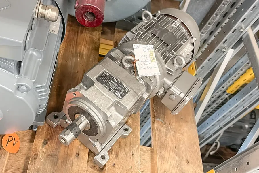 Asynchronous gear motor HG 55A 3C 100L-04E-TH-TF