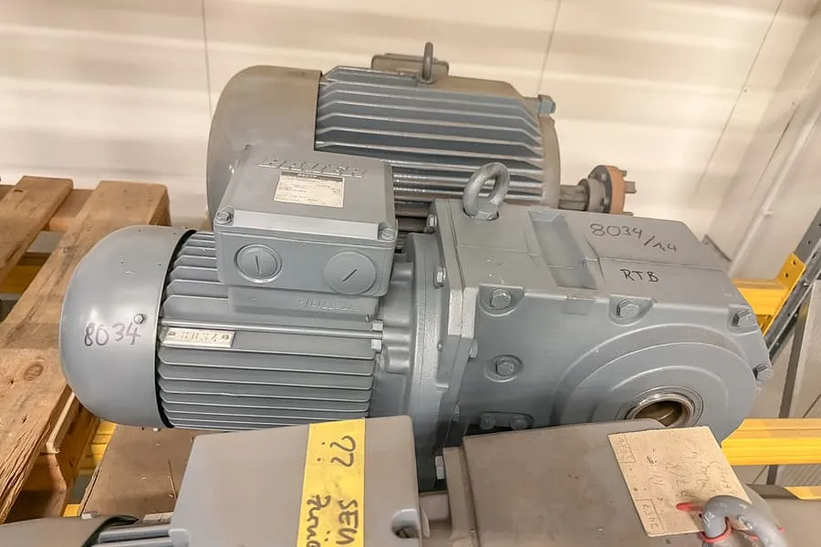 Elektrický převodový motor Bauer KG43-14/DS2A4-309K