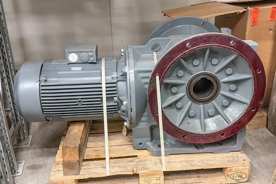 Elektrický převodový motor SEW KAF157 DV225S4