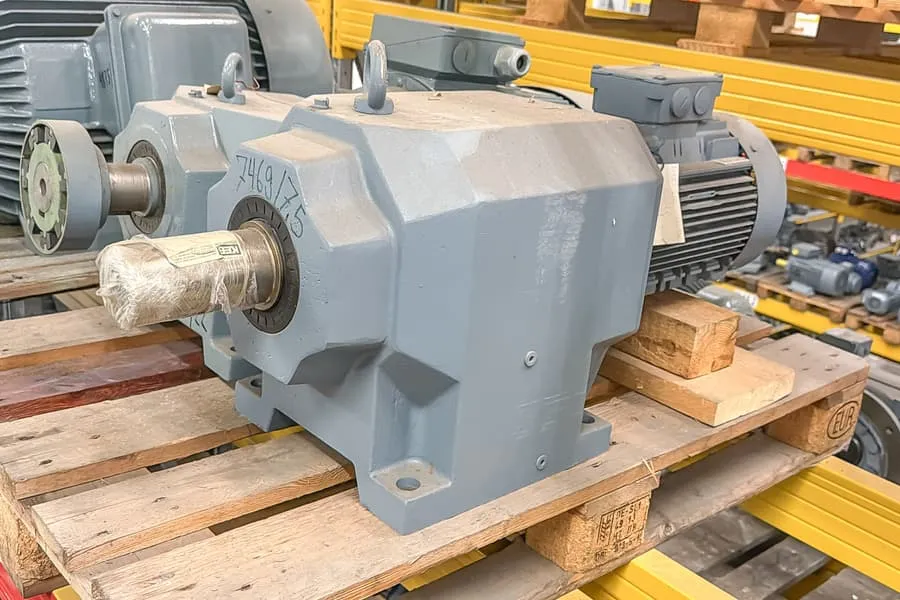 Elektrický převodový motor KEB G7.3 A DA 132 M4