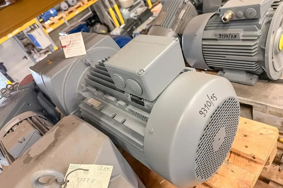 Motoreduktor elektryczny KEB G72A DA160LB4