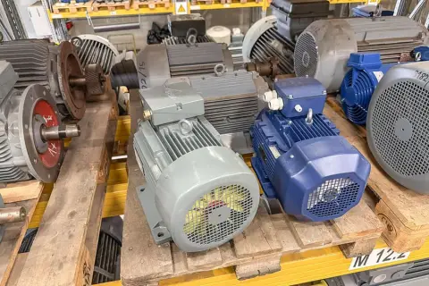 4 Elektromotoren