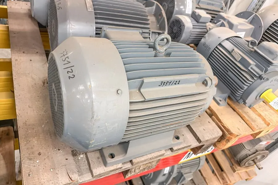 Electric motor AM180 LR 4