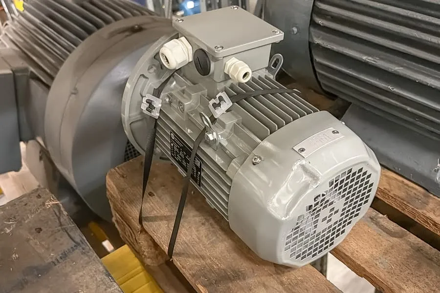 Moteur électrique AC R1 120