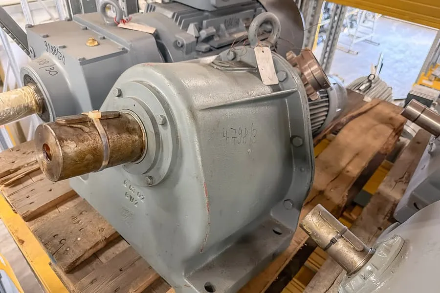 Elektrický převodový motor Bauer 663-11/D1A4-283-S6