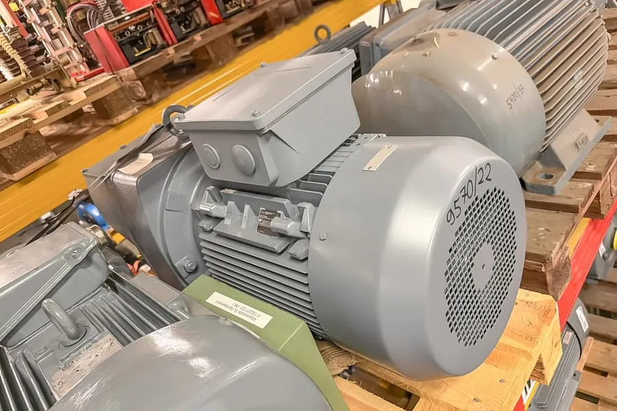 Elektrický převodový motor KEB G82A DA180LB4