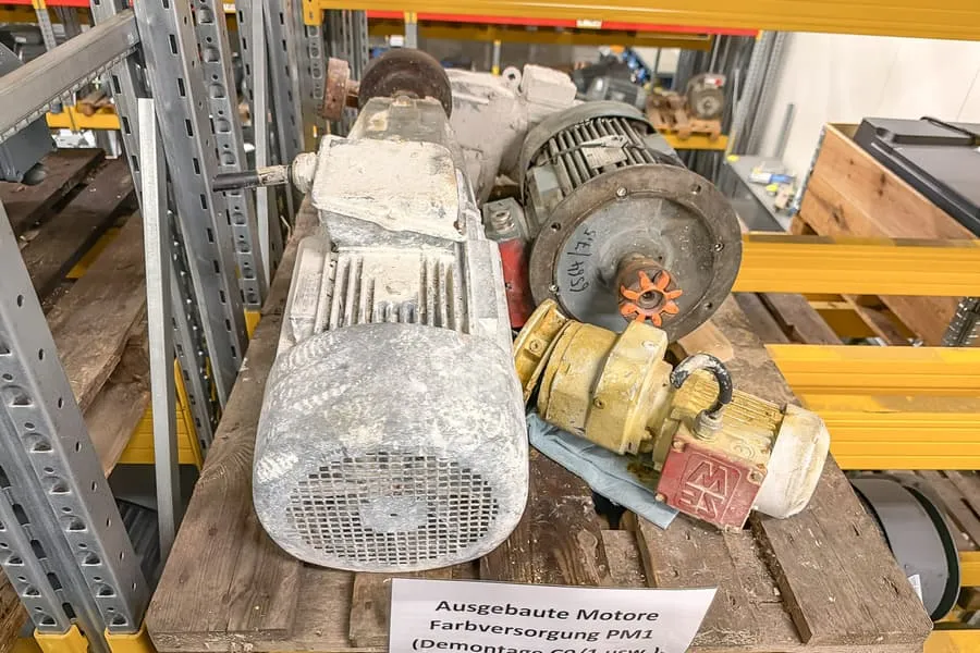 Paleta z silnikami elektrycznymi