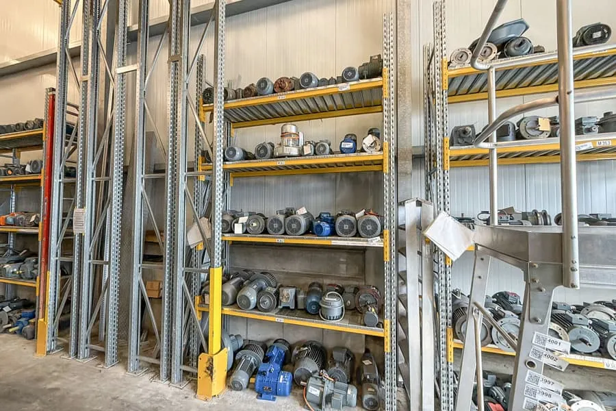 Heavy-duty shelving, approx. 3.9 linear meters